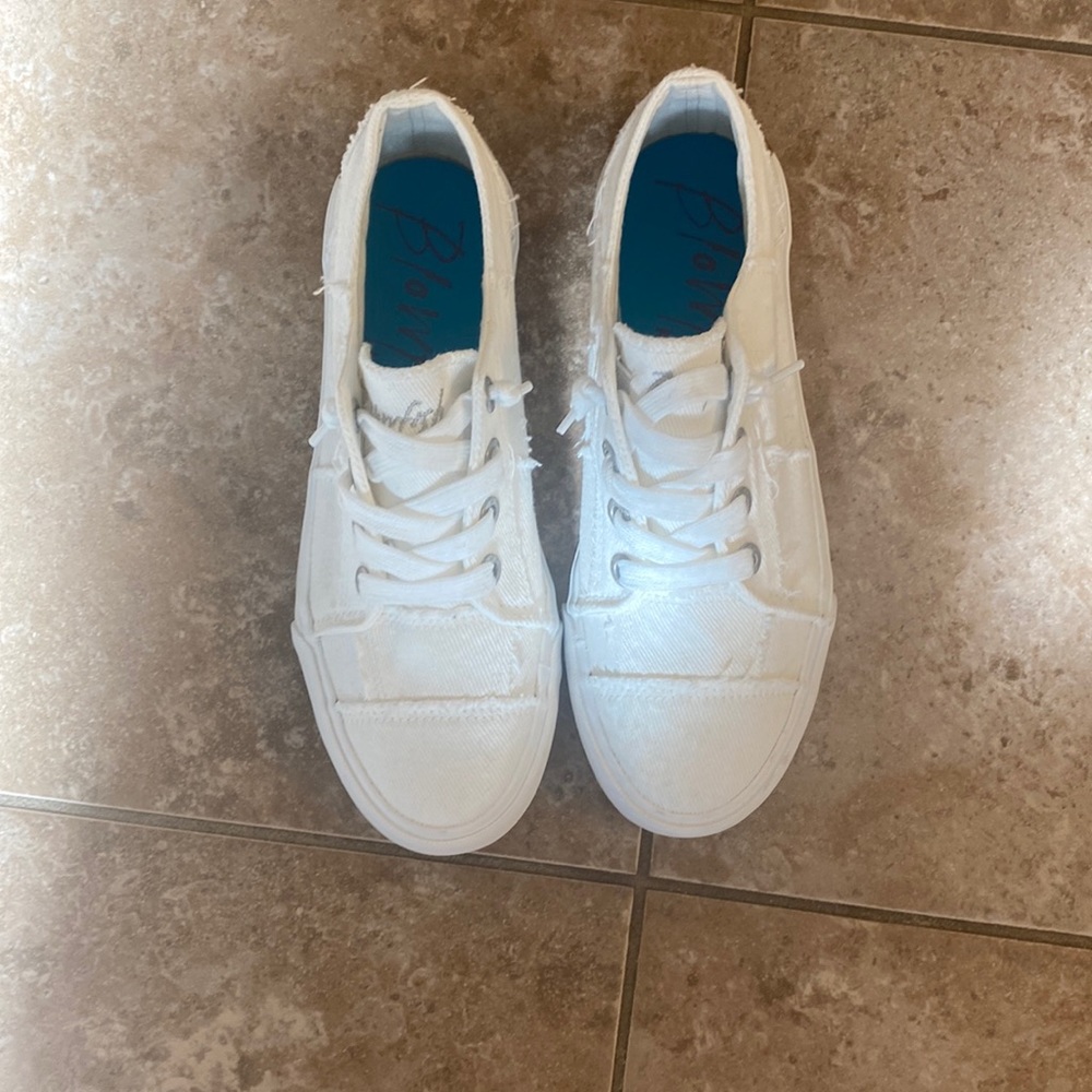 Blowfish white slip on shoes
